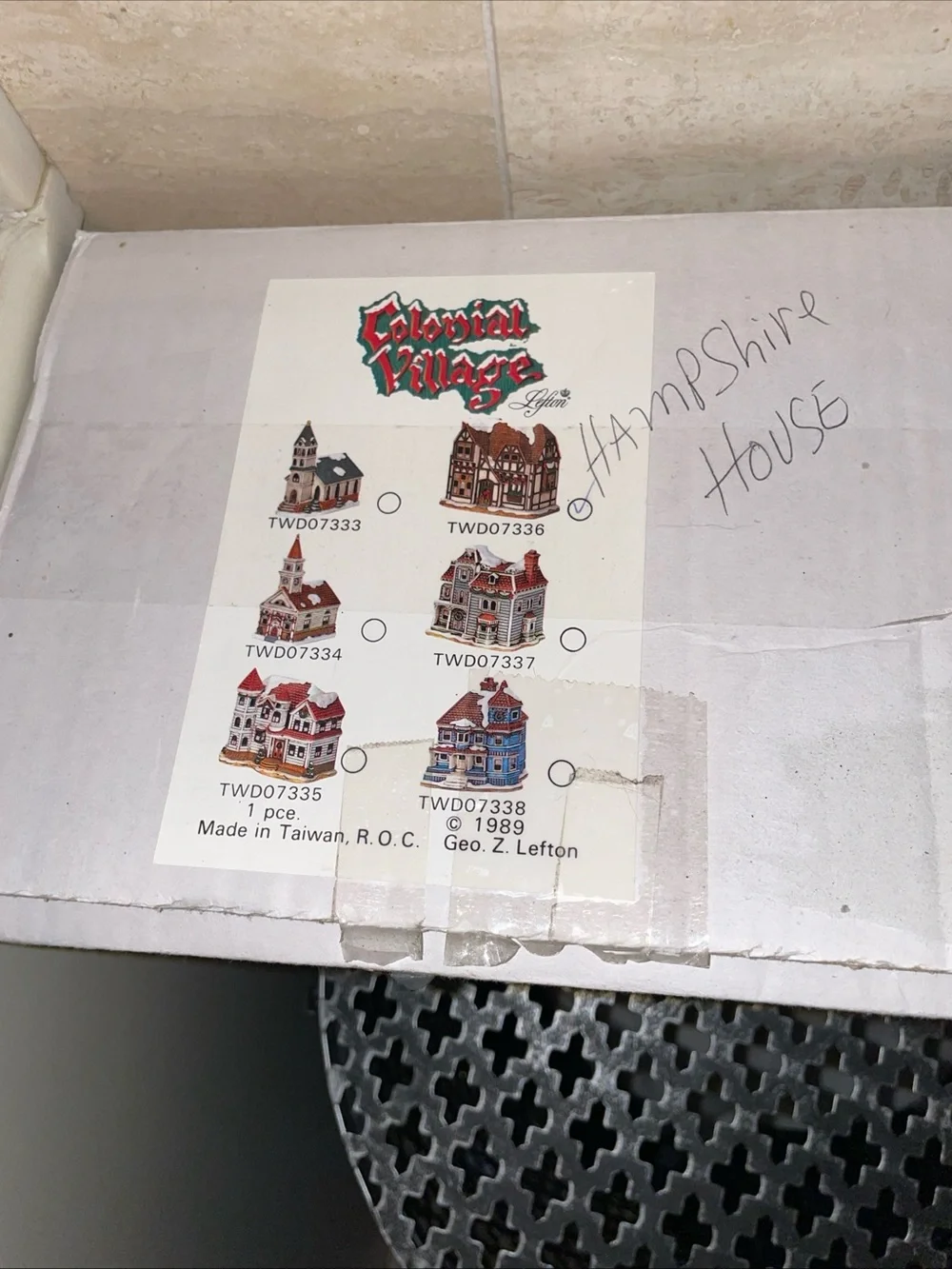 Lefton Hampshire Christmas House Ceramic 07336 Hand Painted 1989